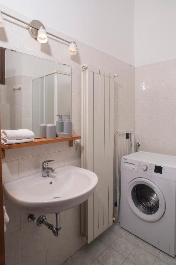 Apartamento Cortile Del Forno Nel Centro Storico Arona Exterior foto