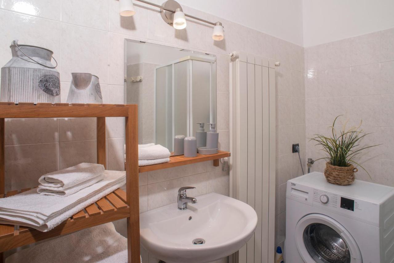 Apartamento Cortile Del Forno Nel Centro Storico Arona Exterior foto