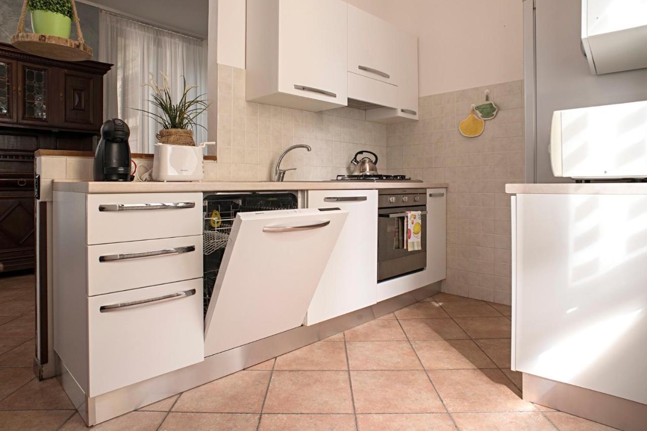 Apartamento Cortile Del Forno Nel Centro Storico Arona Exterior foto