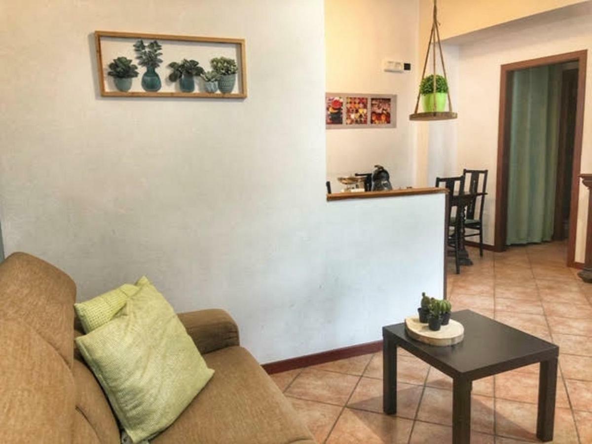 Apartamento Cortile Del Forno Nel Centro Storico Arona Exterior foto