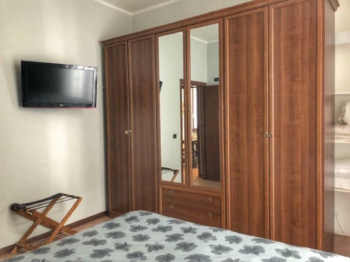 Apartamento Cortile Del Forno Nel Centro Storico Arona Exterior foto