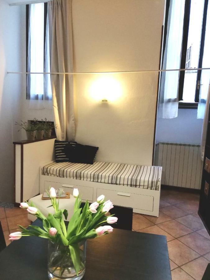 Apartamento Cortile Del Forno Nel Centro Storico Arona Exterior foto