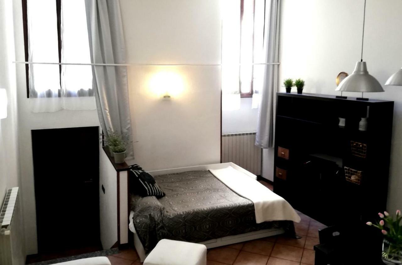 Apartamento Cortile Del Forno Nel Centro Storico Arona Exterior foto