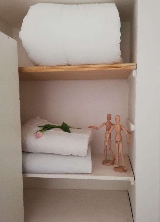Apartamento Cortile Del Forno Nel Centro Storico Arona Exterior foto