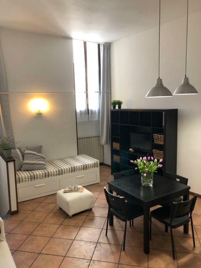 Apartamento Cortile Del Forno Nel Centro Storico Arona Exterior foto
